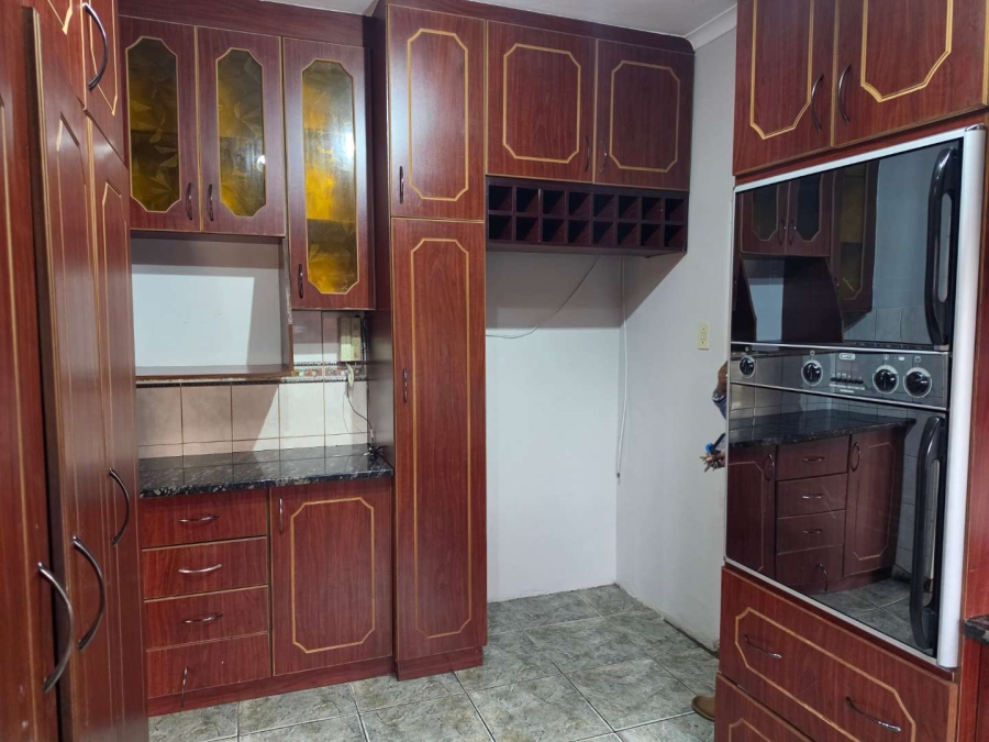 3 Bedroom Property for Sale in Rhodesdene Northern Cape